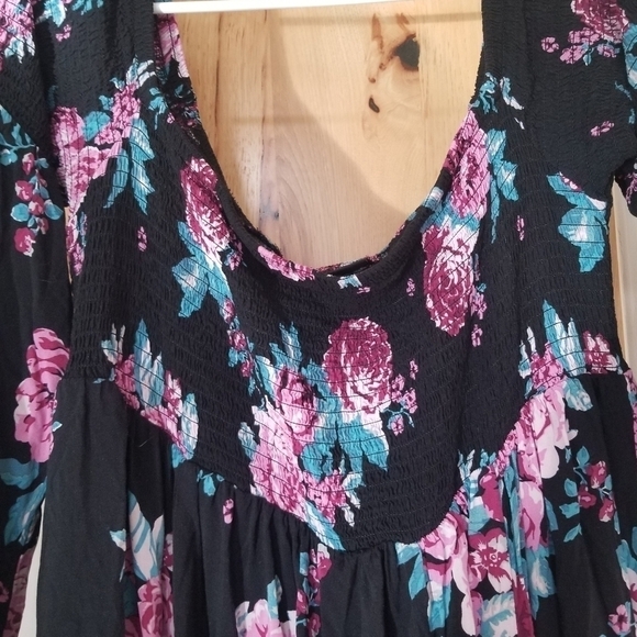 Torrid Square Neck Off Shoulder Maxi Dress Floral on Black Size 1 Feminine Boho - Picture 3 of 6